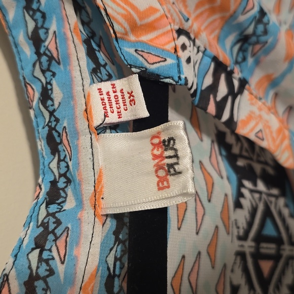 Aztec pattern blouse 3x - Picture 2 of 4
